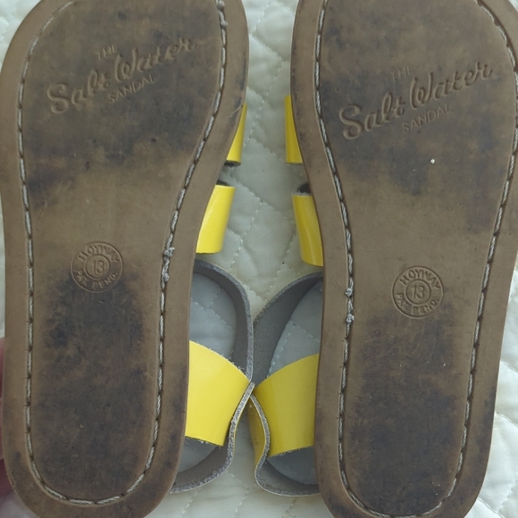 Yellow Salt Water Sandals, Girls Size 13 - Picture 3 of 3
